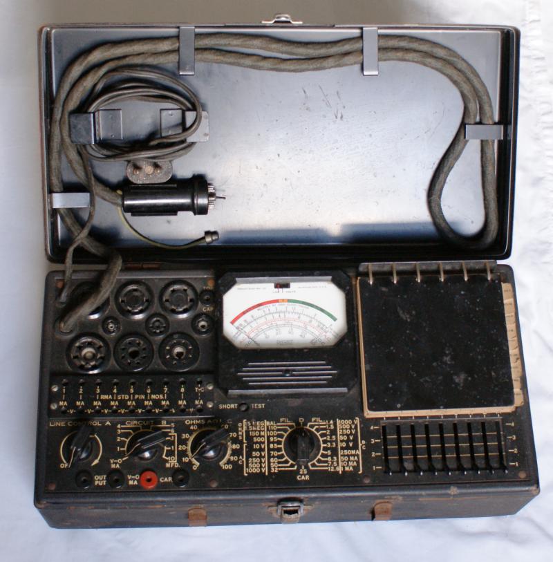 Signal Corp Triplett Model 1183-SC Tube Tester