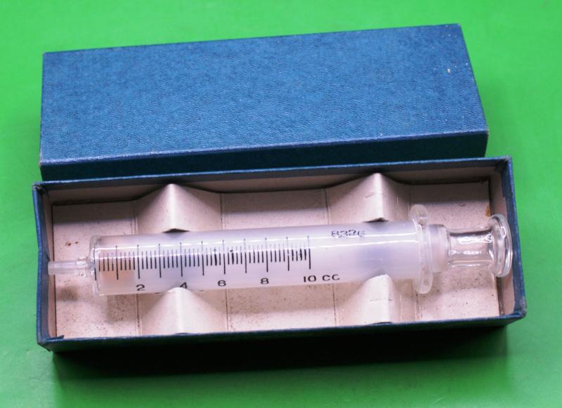 US WWII Glass Syringe 10cc